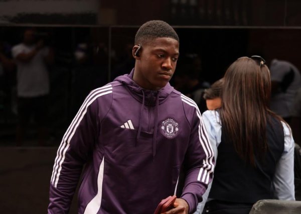 鼎豪投资 20岁身价5000万欧！卫报：因被阿莫林边缘化，梅努想要离开曼联